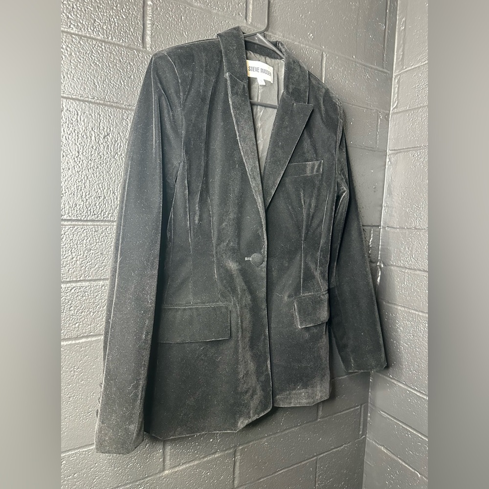 Steve Madden - Elegant Black Velvet Jacket - Picture 13 of 14